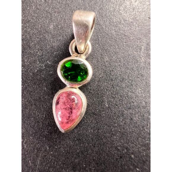 NEW Pink tourmaline and chrome diopside sterling silver pendant 1.47 grams - Picture 1 of 10